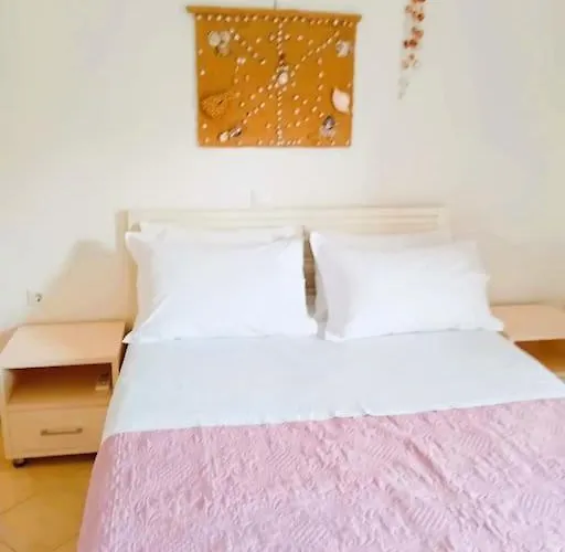 Sea Side Serenity 7 *