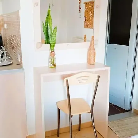 Sea Side Serenity 7 *